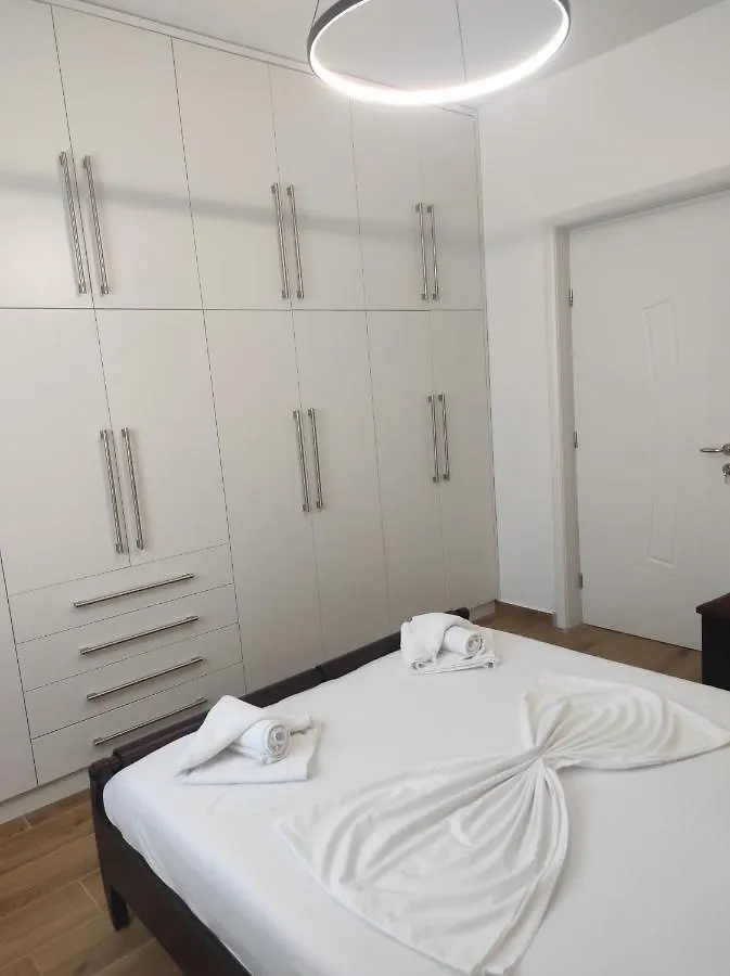 Stonevilla Buta Himarë Hotel