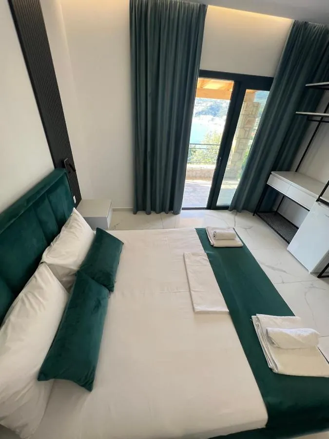 Hotel Stonevilla Buta Himarë