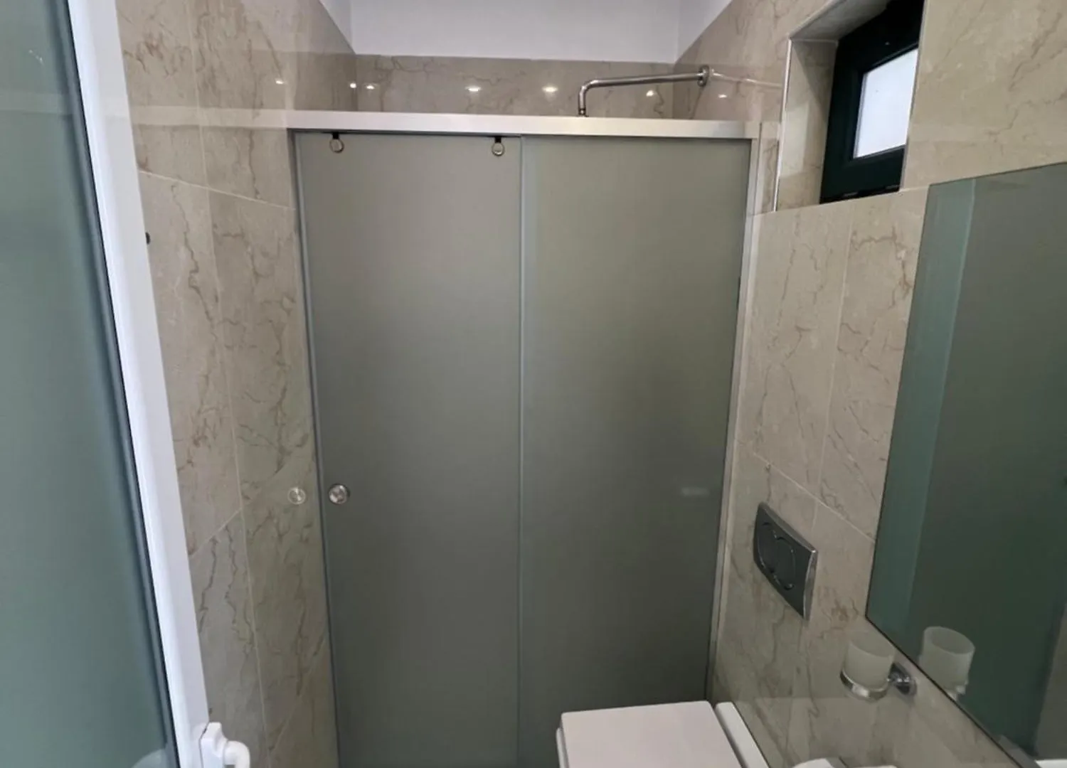 Stonevilla Buta Himarë Hotel