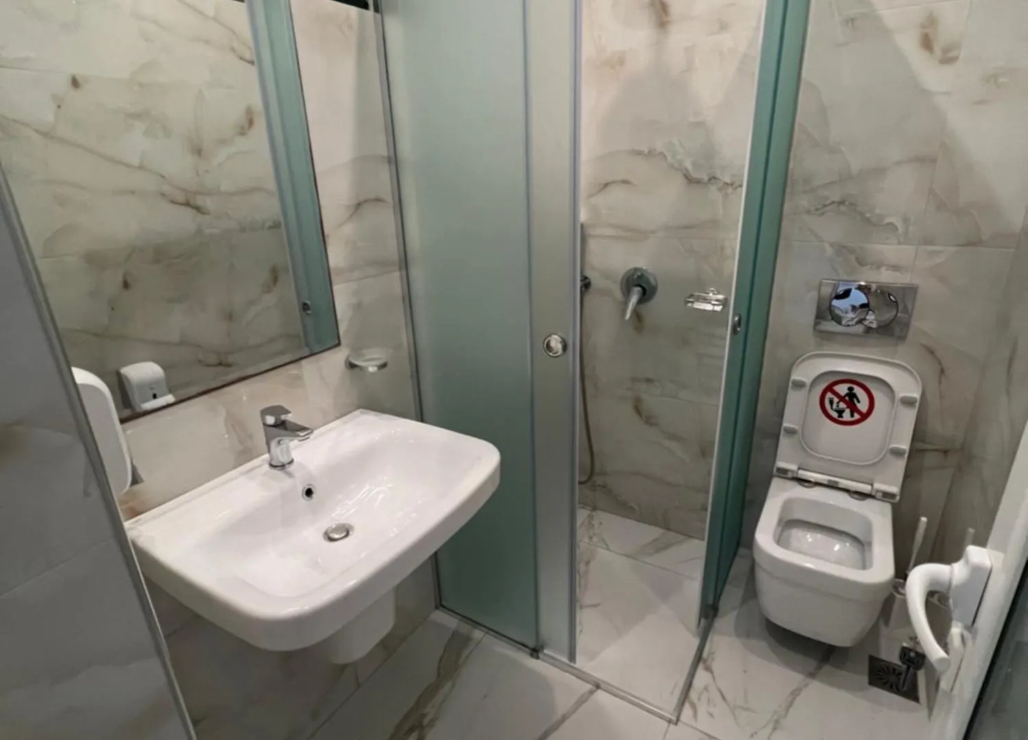Hotel Stonevilla Buta Himarë