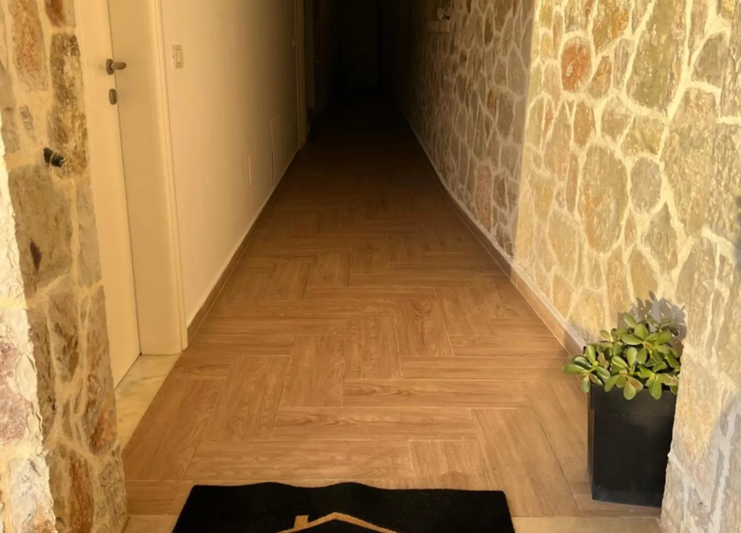 Stonevilla Buta Himarë 3*,