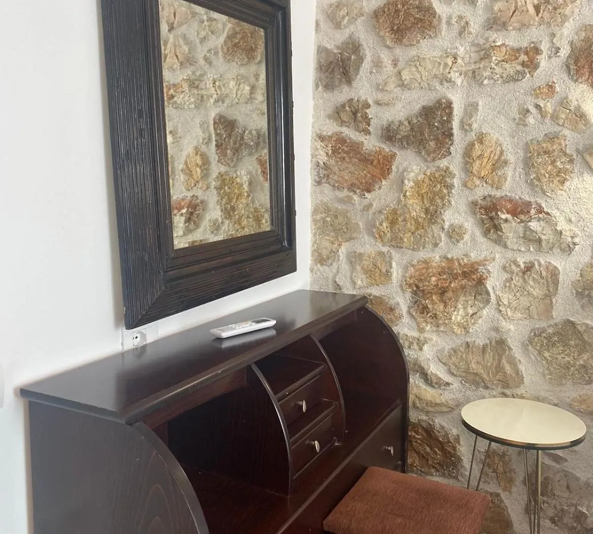 Stonevilla Buta Himarë 3*,  Albanie