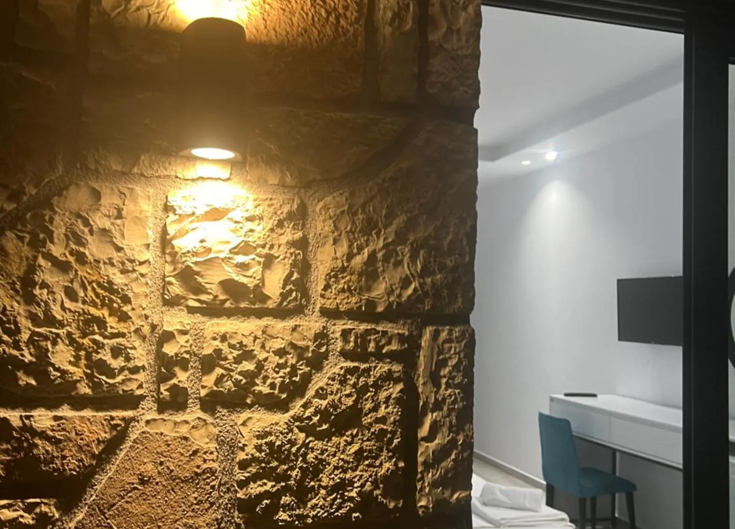 Hotel Stonevilla Buta Himarë