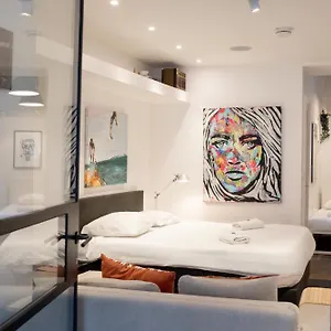https://spui-apartment.amsterdamhotelsnl.com